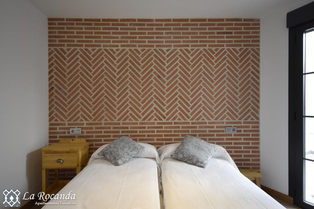 Apartamentos La Rocanda Coca Eksteriør bilde